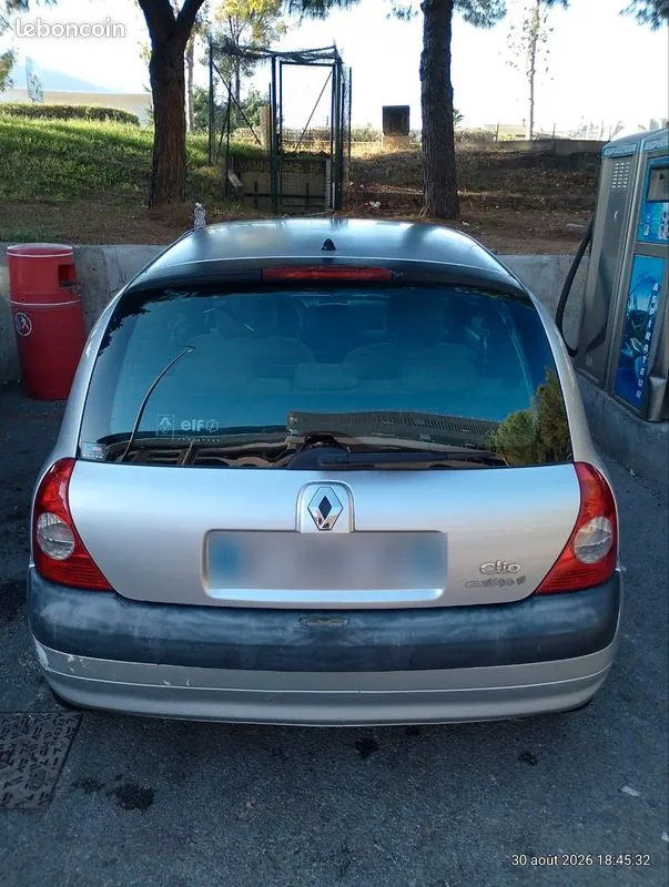 Renault Clio 2005 photo 2