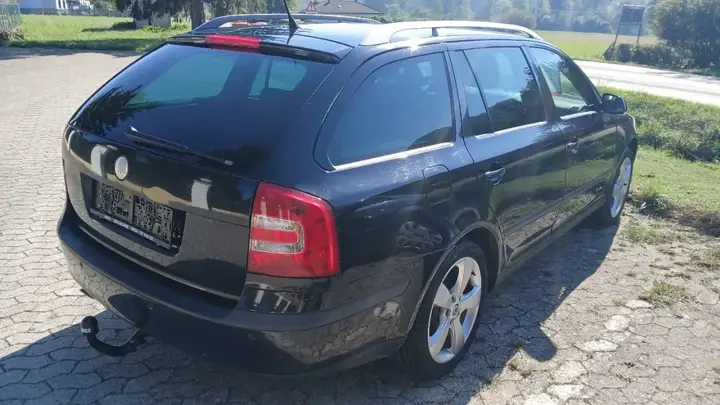 Skoda Octavia 2007 photo 2
