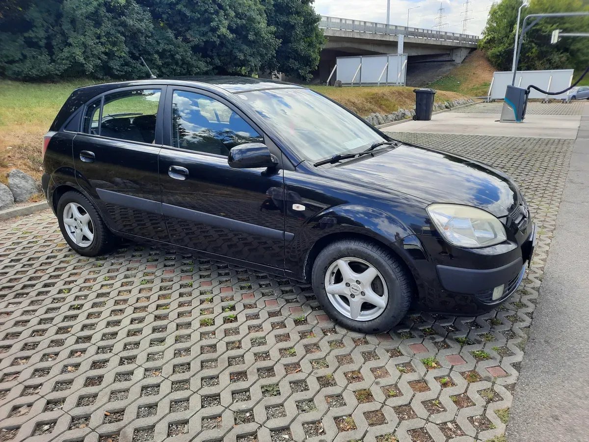 Kia Rio 2006 photo 2