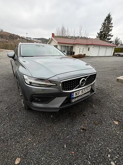 Volvo V60 Cross Country 2020 photo 2