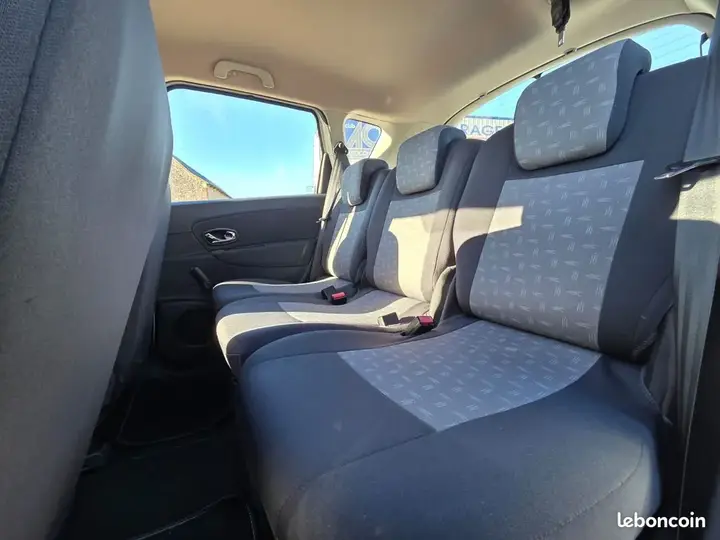 Renault Scenic 2014 photo 5