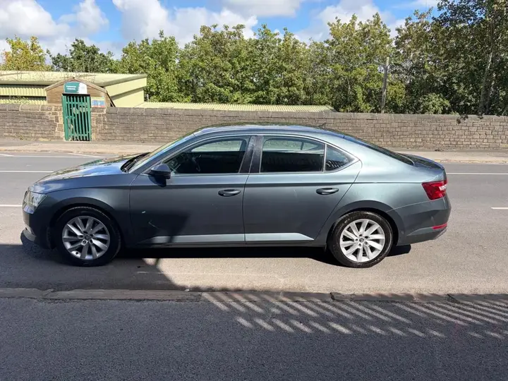 Skoda Superb 2019 photo 4