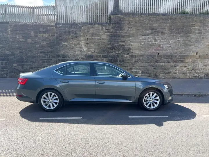 Skoda Superb 2019 photo 3