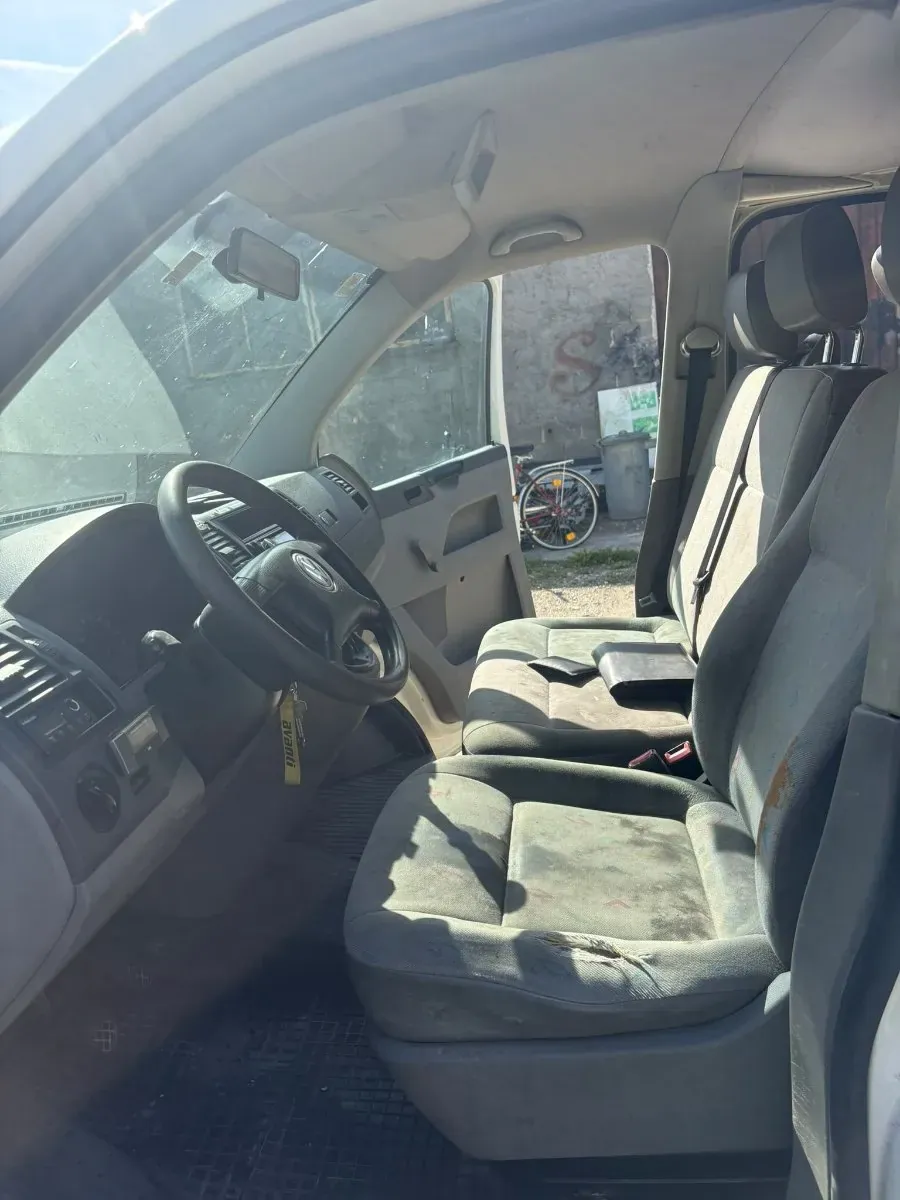 Volkswagen T5 2007 photo 2