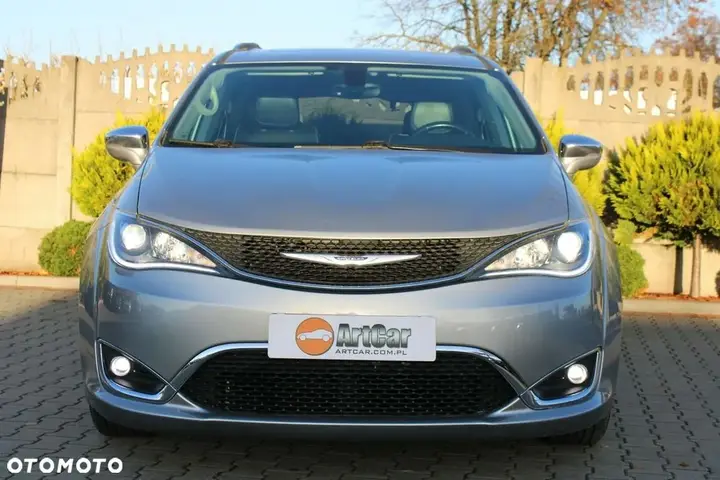 Chrysler Pacifica 2018 photo 3