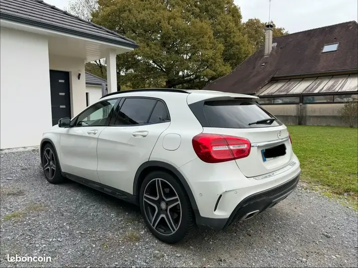 Mercedes-Benz Gla 2015 photo 2