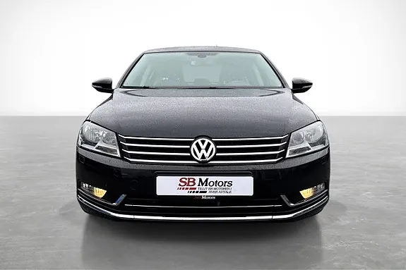 Volkswagen Passat 2011 photo 2