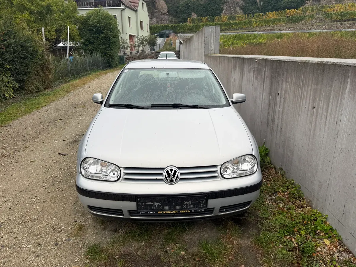 Volkswagen Golf 1999 photo 2