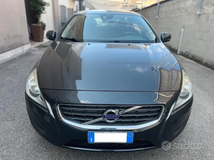Volvo V60 2012 photo 2
