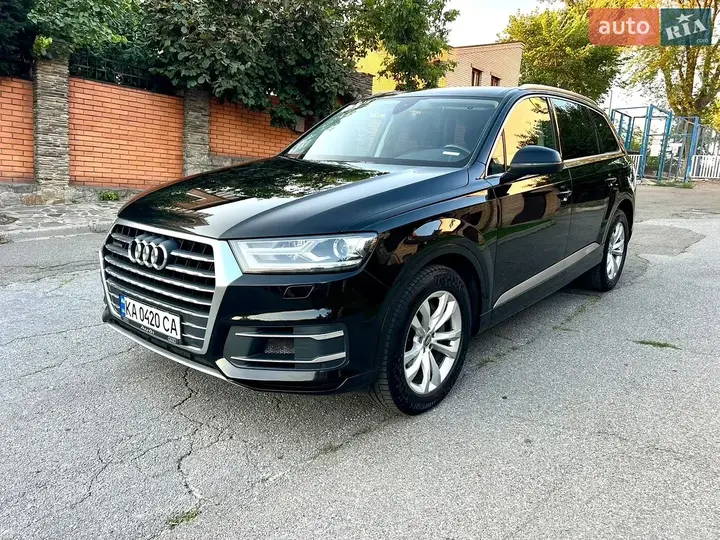 Audi Q7 2017 photo 2
