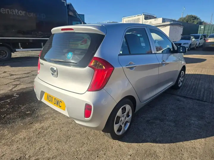 Kia Picanto 2011 photo 2