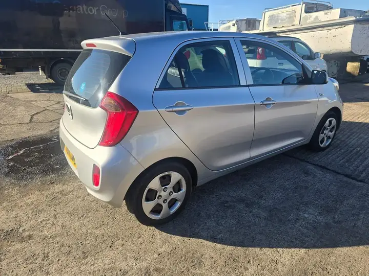 Kia Picanto 2011 photo 3