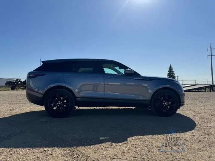 Land Rover Range Rover Velar 2022 photo 4