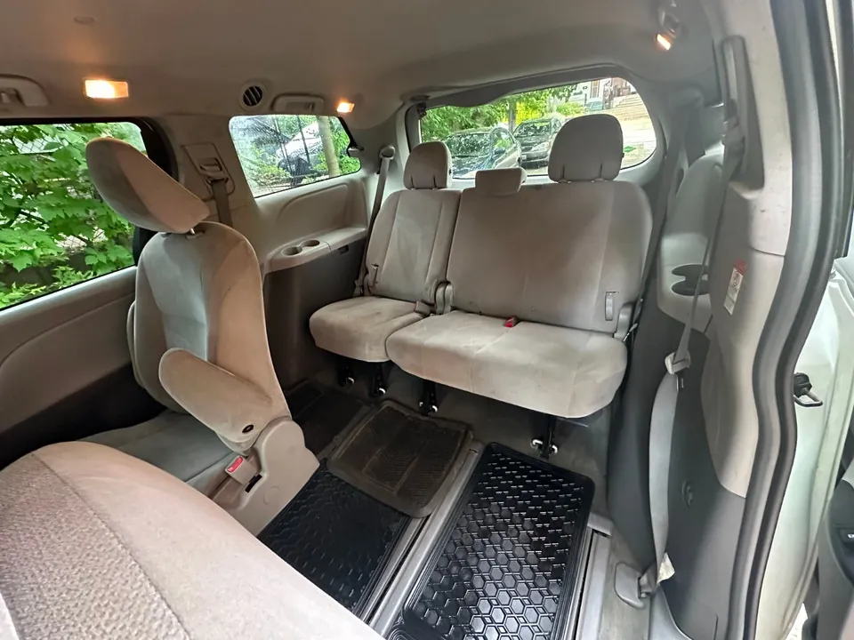 Toyota Sienna 2016 photo 3