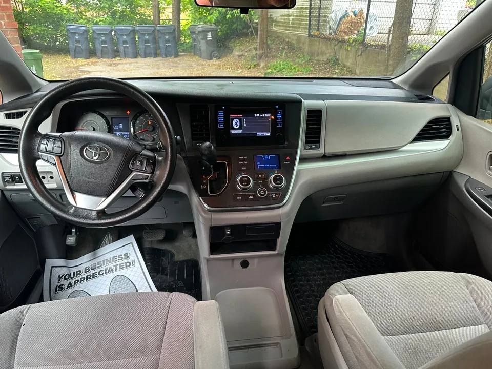 Toyota Sienna 2016 photo 4