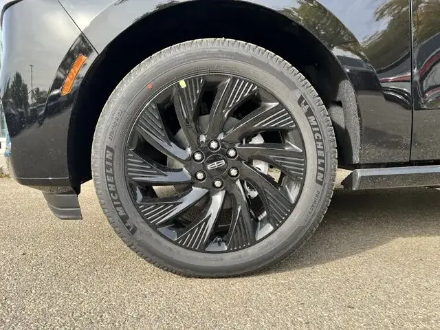 Lincoln Navigator 2027 photo 3