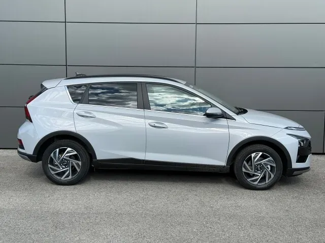 Hyundai Bayon photo 2