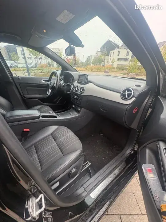 Mercedes-Benz B-Class 2012 photo 3