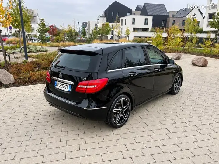 Mercedes-Benz B-Class 2012 photo 2