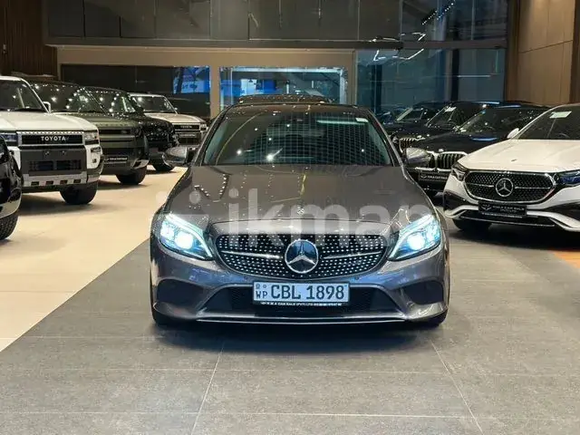 Mercedes-Benz C200