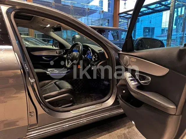 Mercedes-Benz C200 2020 photo 4