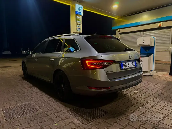 Skoda Superb 2016 photo 4