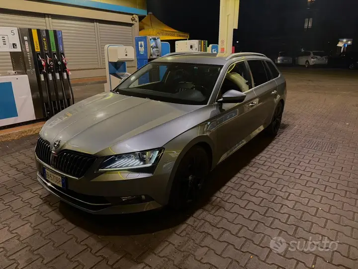 Skoda Superb 2016 photo 2