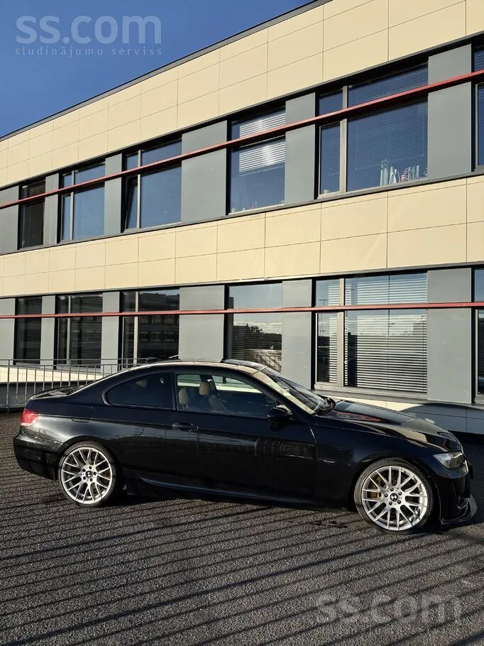 BMW 3 Series 2009 photo 3