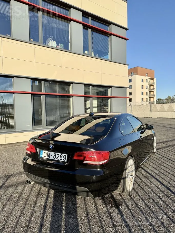 BMW 3 Series 2009 photo 4