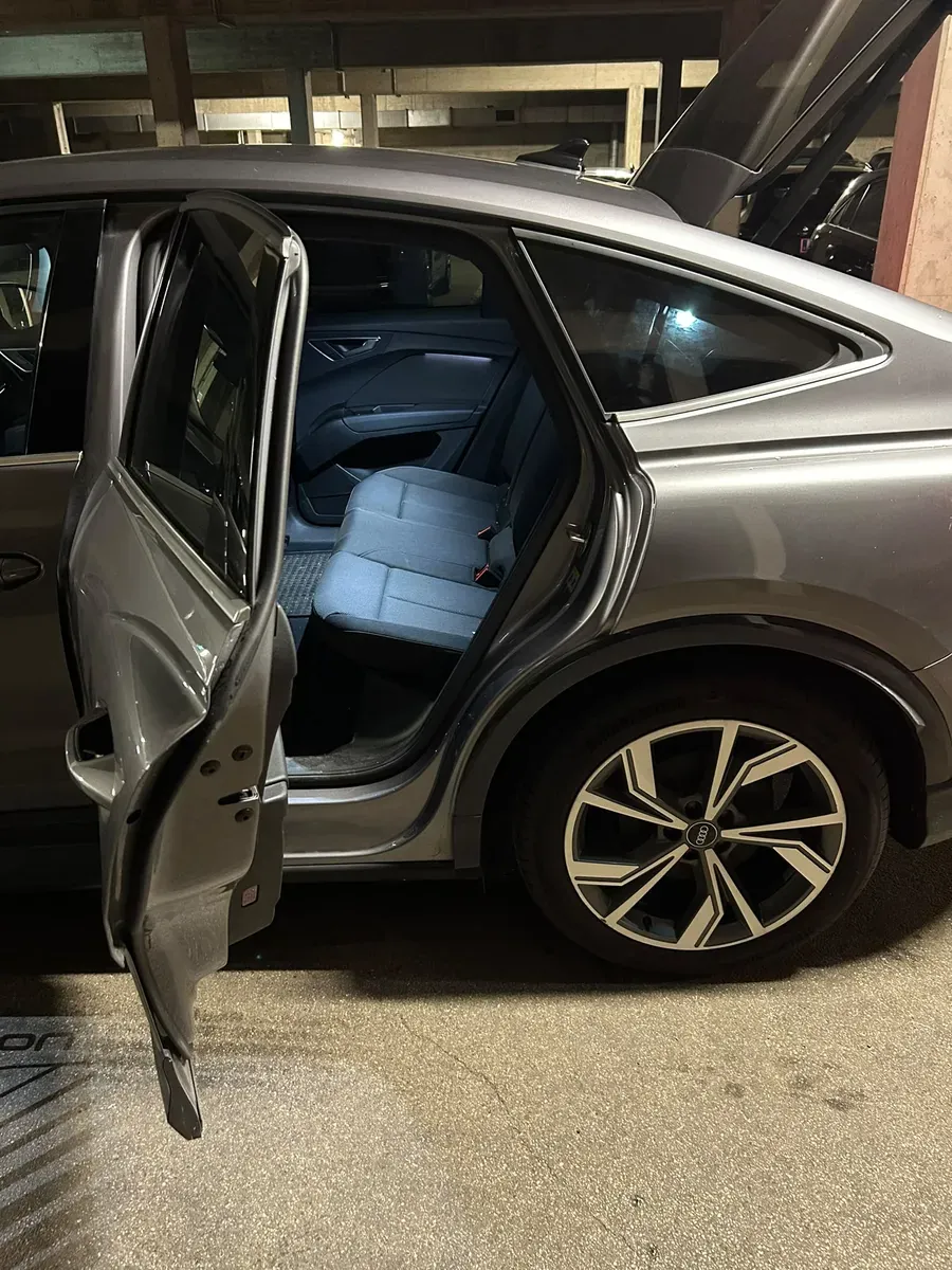 Audi Q4 2021 photo 3