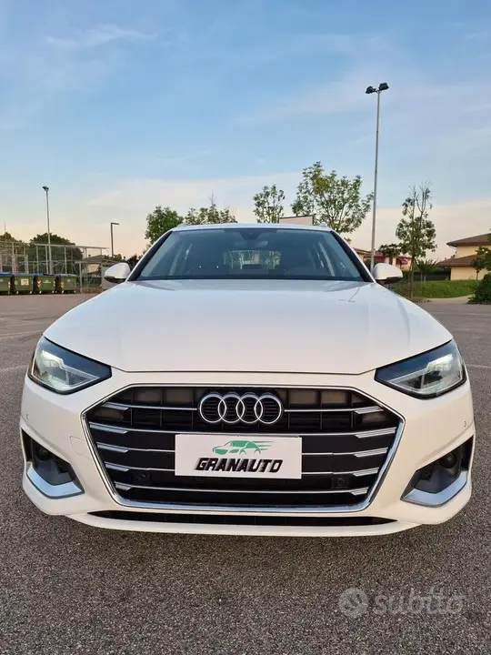 Audi A4 2021 photo 2