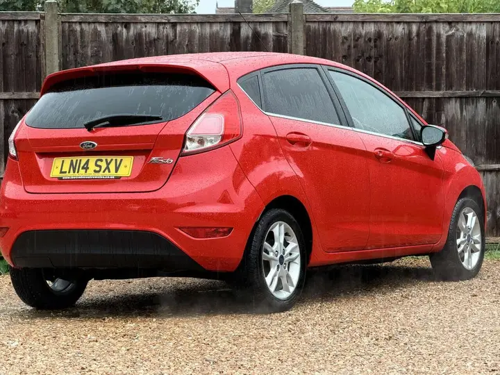 Ford Fiesta 2014 photo 3