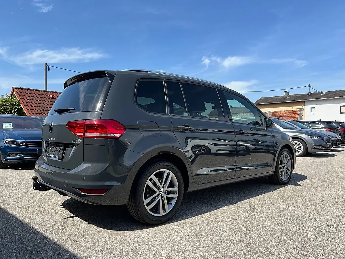 Volkswagen Touran 2021 photo 3