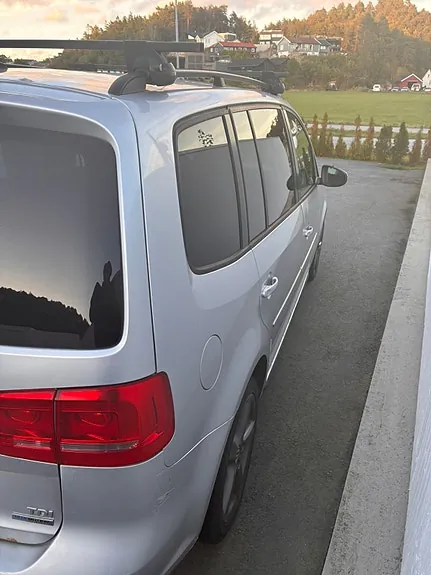 Volkswagen Touran 2011 photo 4