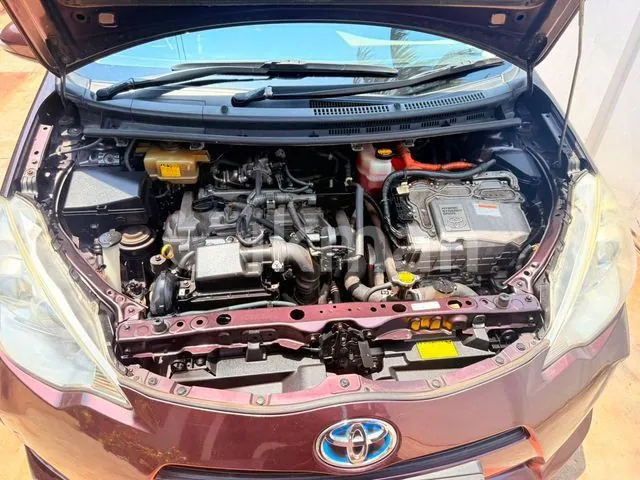 Toyota Aqua 2014 photo 2