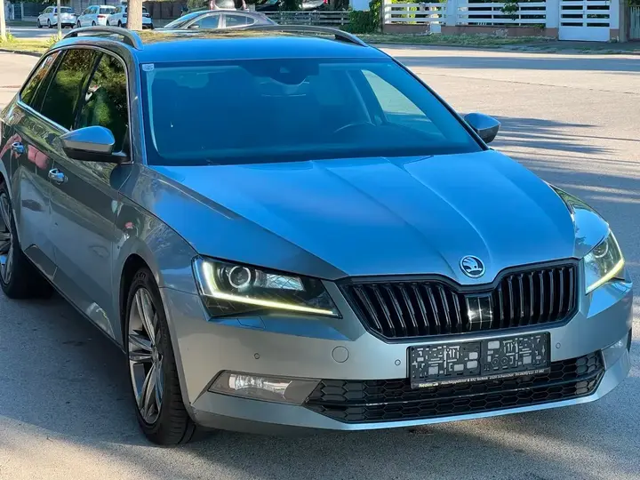 Skoda Superb 2016 photo 2