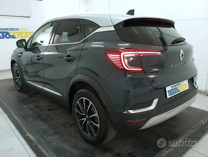Renault Captur 2023 photo 2
