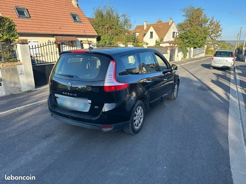 Renault Grand Scenic 2011 photo 2