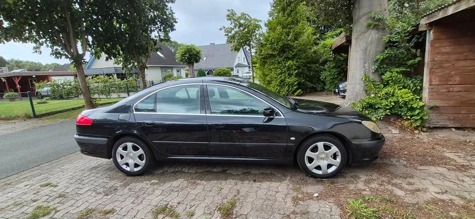 Peugeot 607