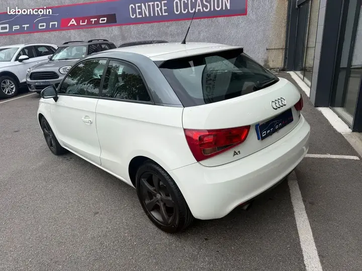 Audi A1 2011 photo 2