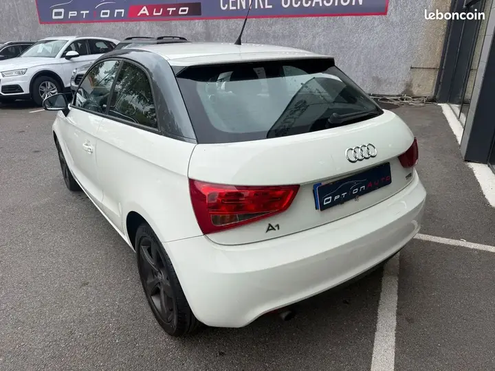 Audi A1 2011 photo 3