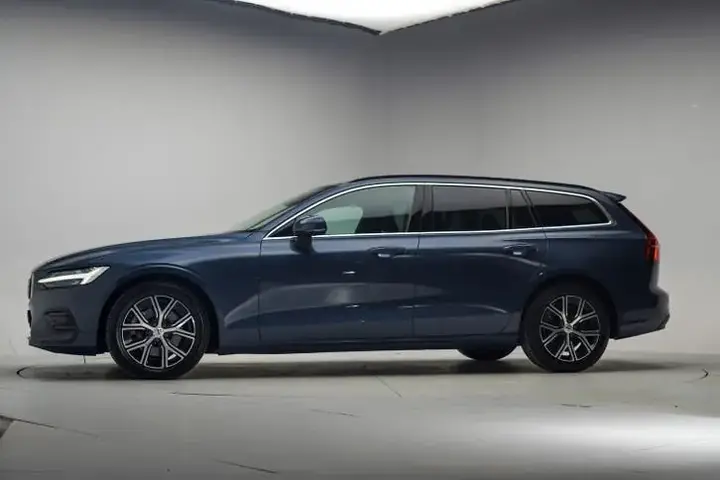 Volvo V60 2023 photo 2
