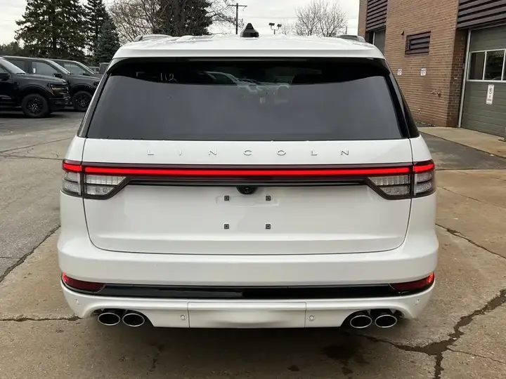 Lincoln Aviator 2027 photo 5