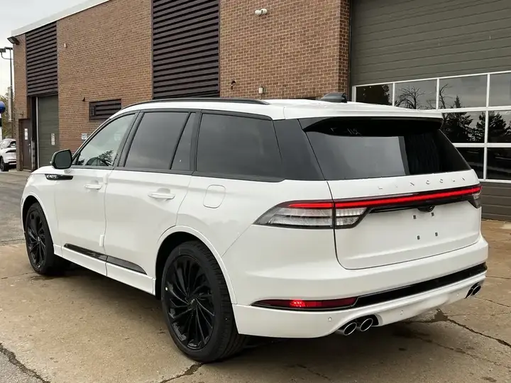 Lincoln Aviator 2027 photo 4
