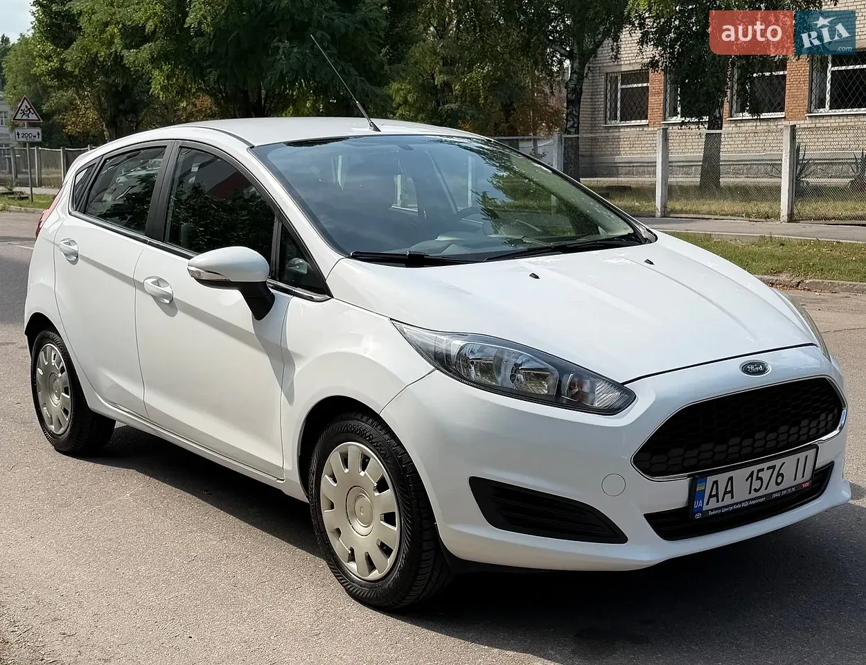 Ford Fiesta 2016 photo 2