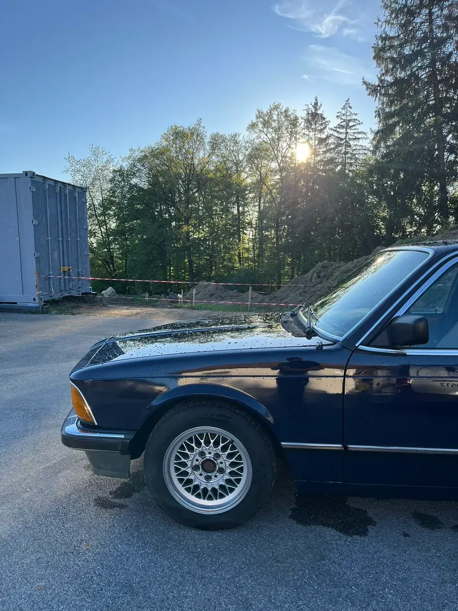 BMW 7 Series 1983 photo 3