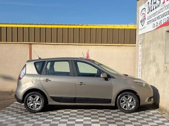 Renault Scenic 2012 photo 5