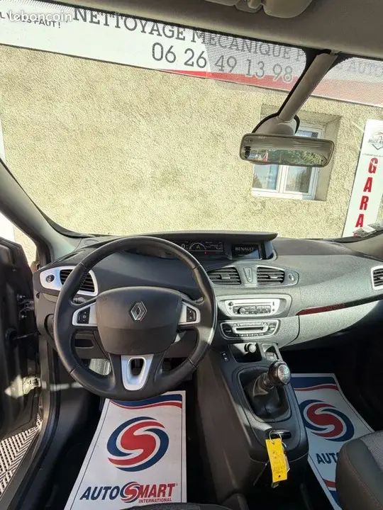 Renault Scenic 2012 photo 3