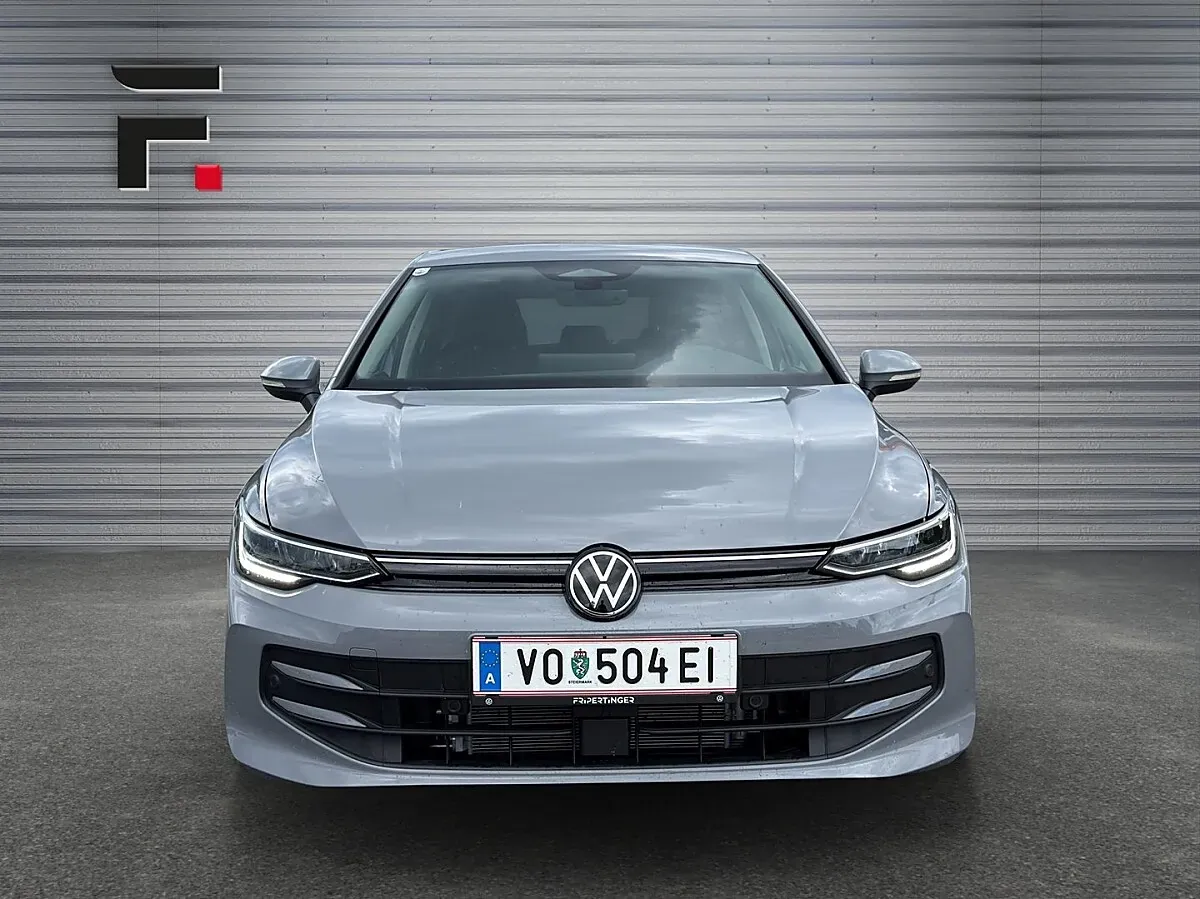 Volkswagen Golf 2026 photo 2