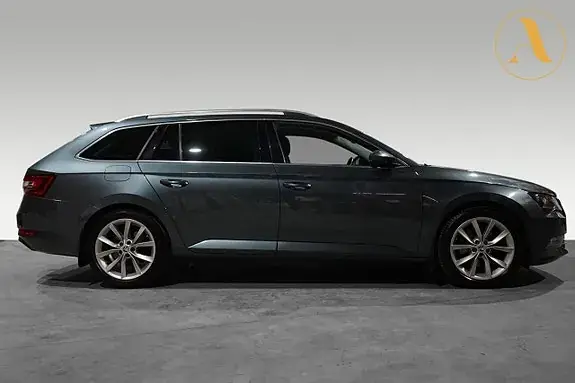 Skoda Superb 2016 photo 5